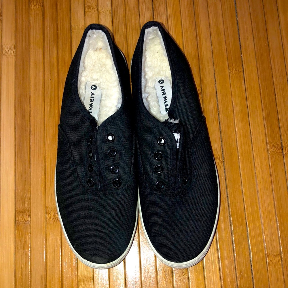 Airwalk cozy slip is 6 1/2